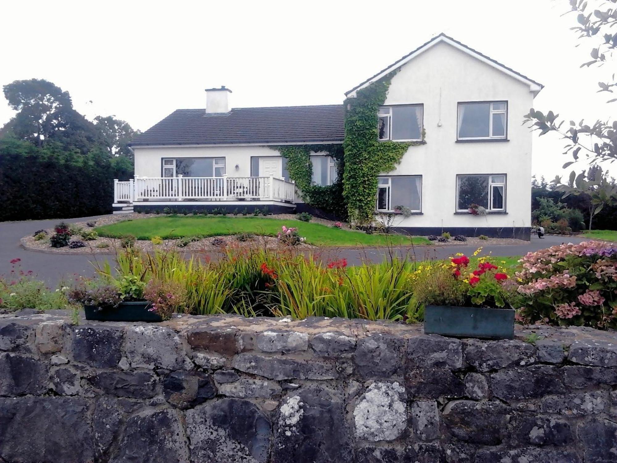 The Waterfront House Country Home Oughterard Kültér fotó