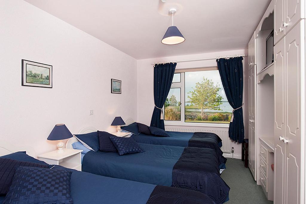 The Waterfront House Country Home Oughterard Szoba fotó
