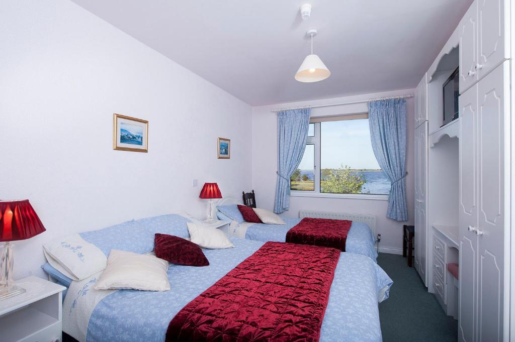 The Waterfront House Country Home Oughterard Szoba fotó